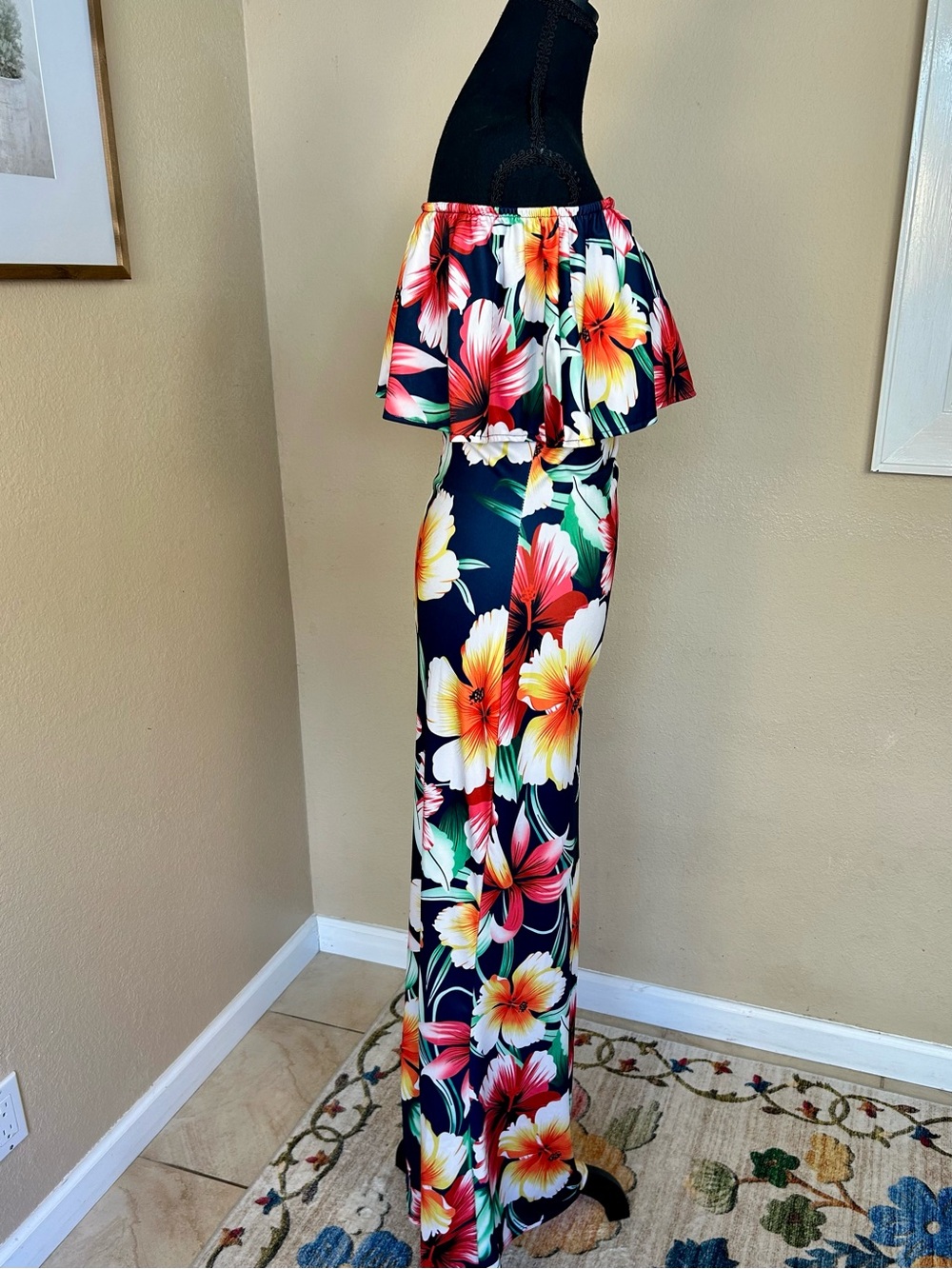 Off-Shoulder Luau Floral Maxi Dress - Tropical Print - Picture 3 of 9